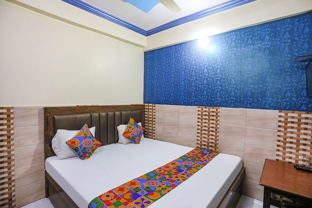Канпур: Fabexpress Kanha Dham