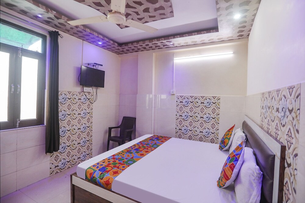 Канпур: Fabexpress Kanha Dham