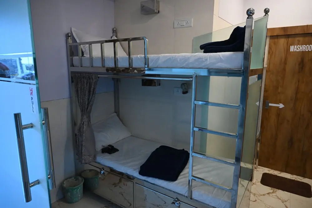 Мумбаи: Sagar Dormitory Andheri - Nearest to Andheri Railway Station West