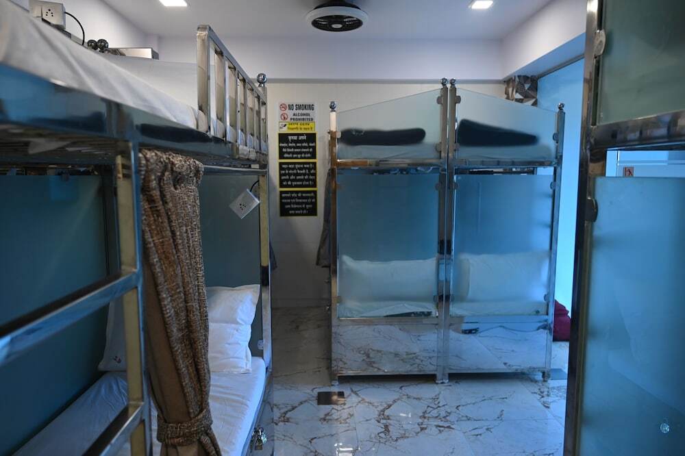 Мумбаи: Sagar Dormitory Andheri - Nearest to Andheri Railway Station West