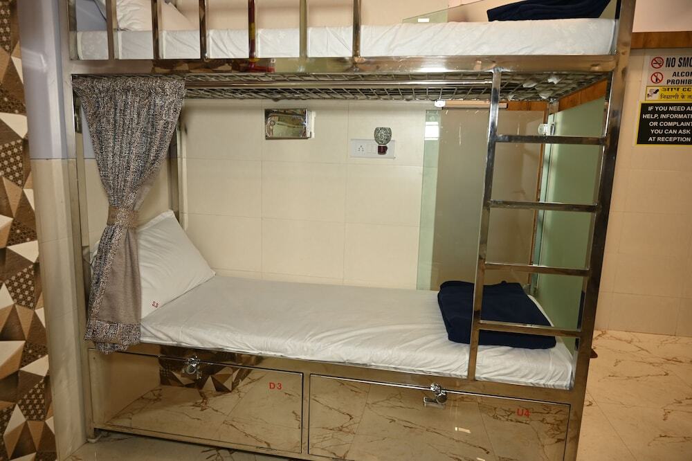Мумбаи: Sagar Dormitory Andheri - Nearest to Andheri Railway Station West
