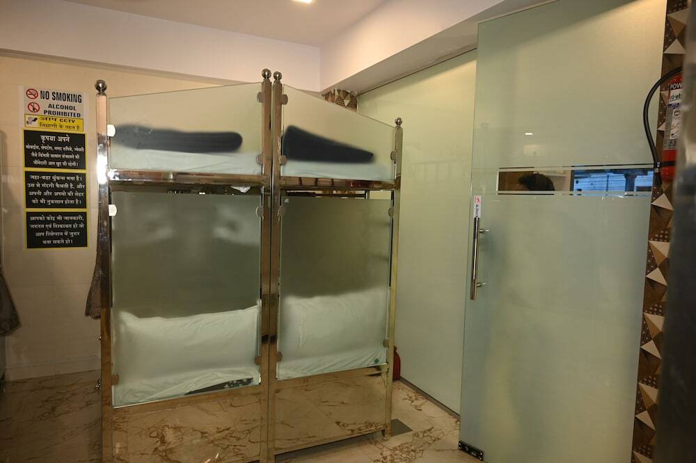 Мумбаи: Sagar Dormitory Andheri - Nearest to Andheri Railway Station West