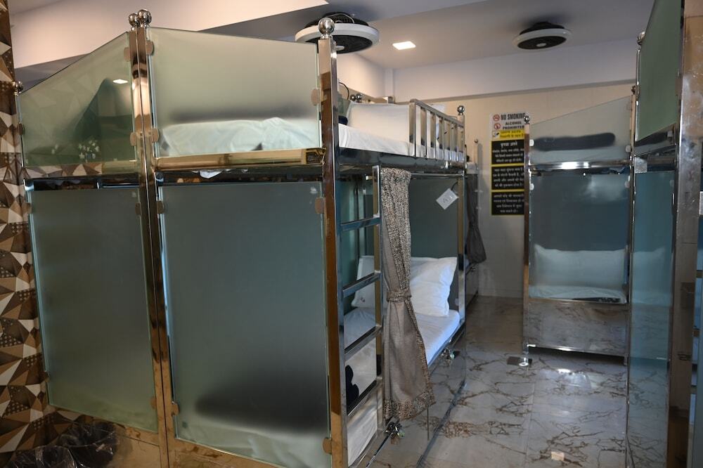 Мумбаи: Sagar Dormitory Andheri - Nearest to Andheri Railway Station West