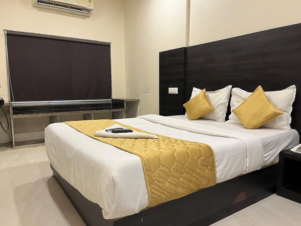 Мумбаи: Hotel Wind Flower Regency - Near Kokilaben Hospital