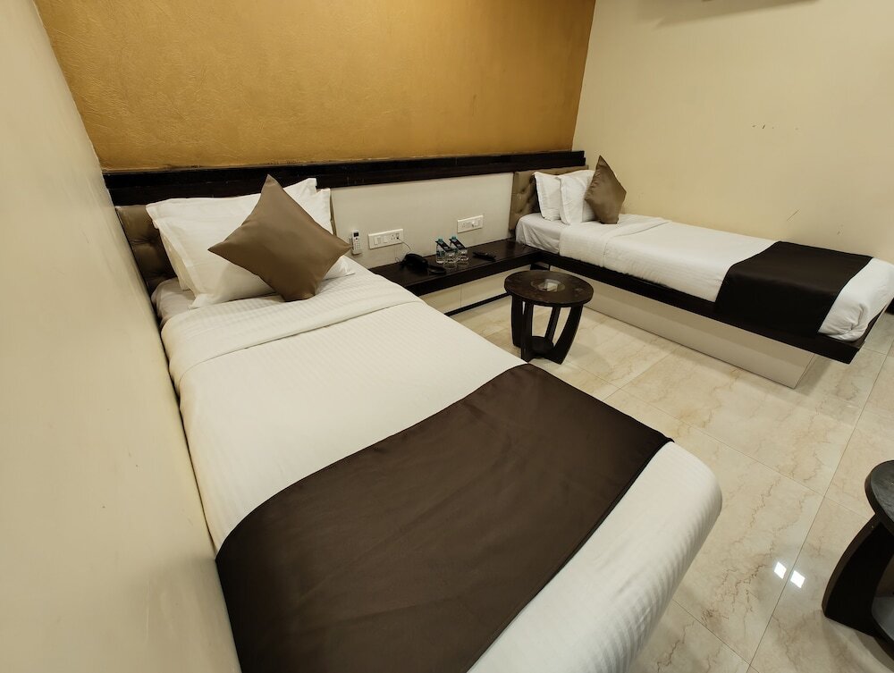 Мумбаи: The Majlis Hotel - Near Taj Hotel Colaba