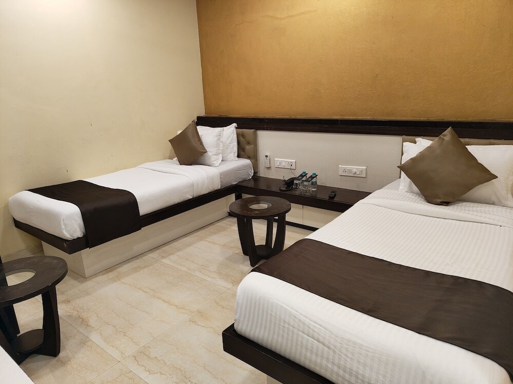 Мумбаи: The Majlis Hotel - Near Taj Hotel Colaba