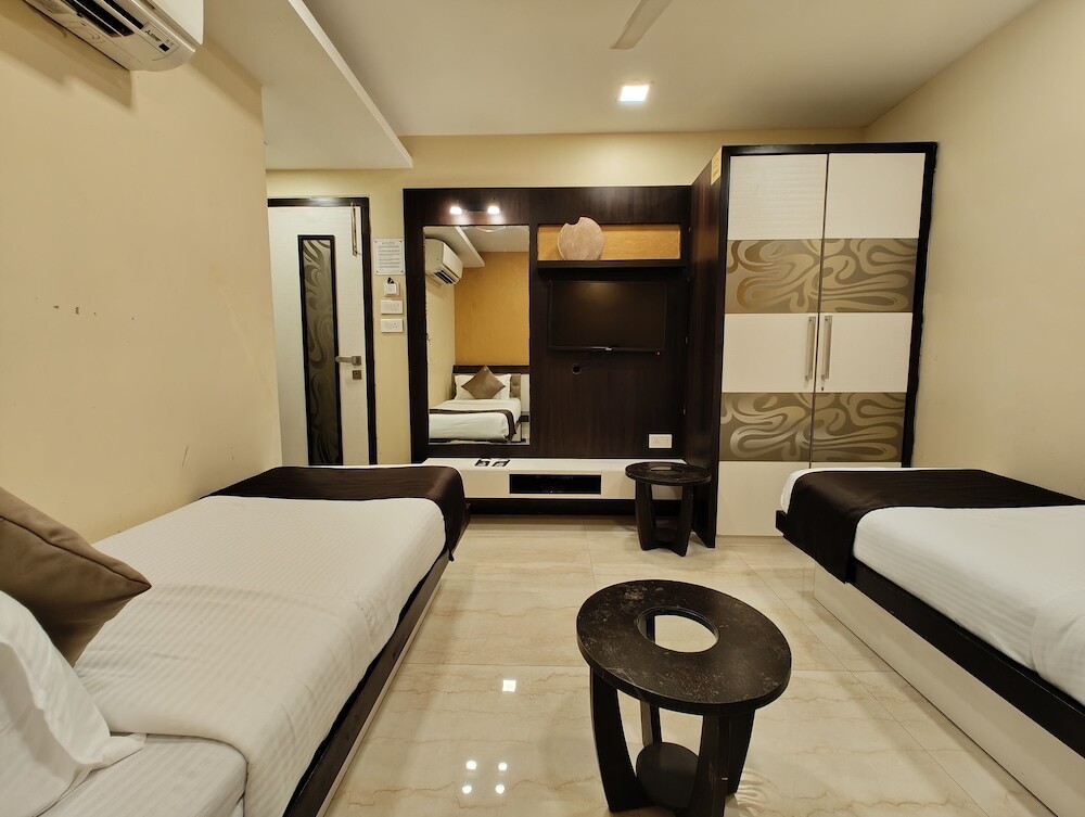 Мумбаи: The Majlis Hotel - Near Taj Hotel Colaba