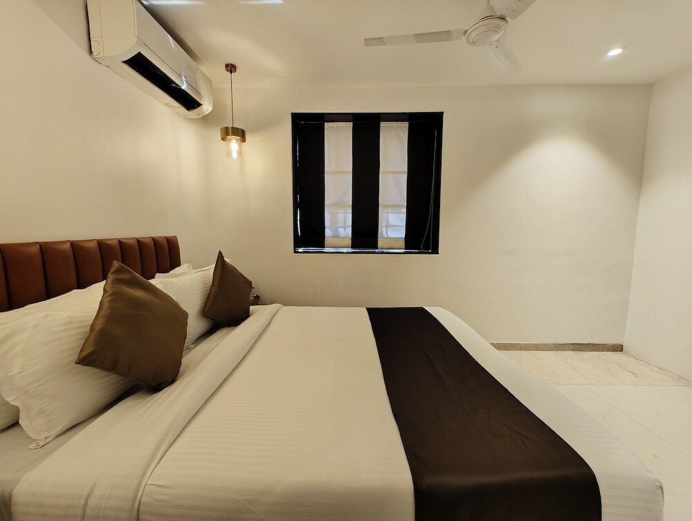 Мумбаи: The Majlis Hotel - Near Taj Hotel Colaba