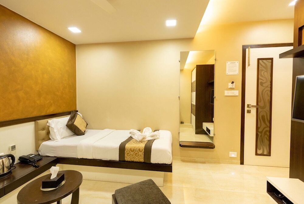 Мумбаи: The Majlis Hotel - Near Taj Hotel Colaba