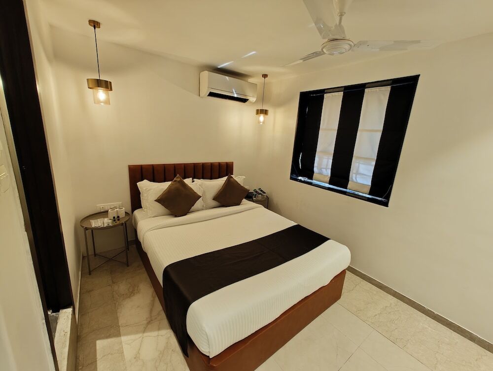 Мумбаи: The Majlis Hotel - Near Taj Hotel Colaba