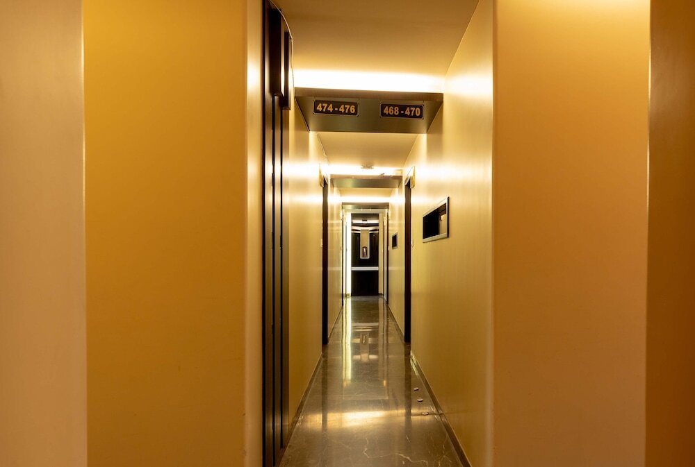 Мумбаи: The Majlis Hotel - Near Taj Hotel Colaba