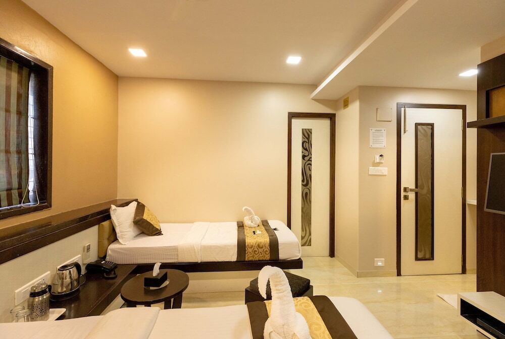 Мумбаи: The Majlis Hotel - Near Taj Hotel Colaba