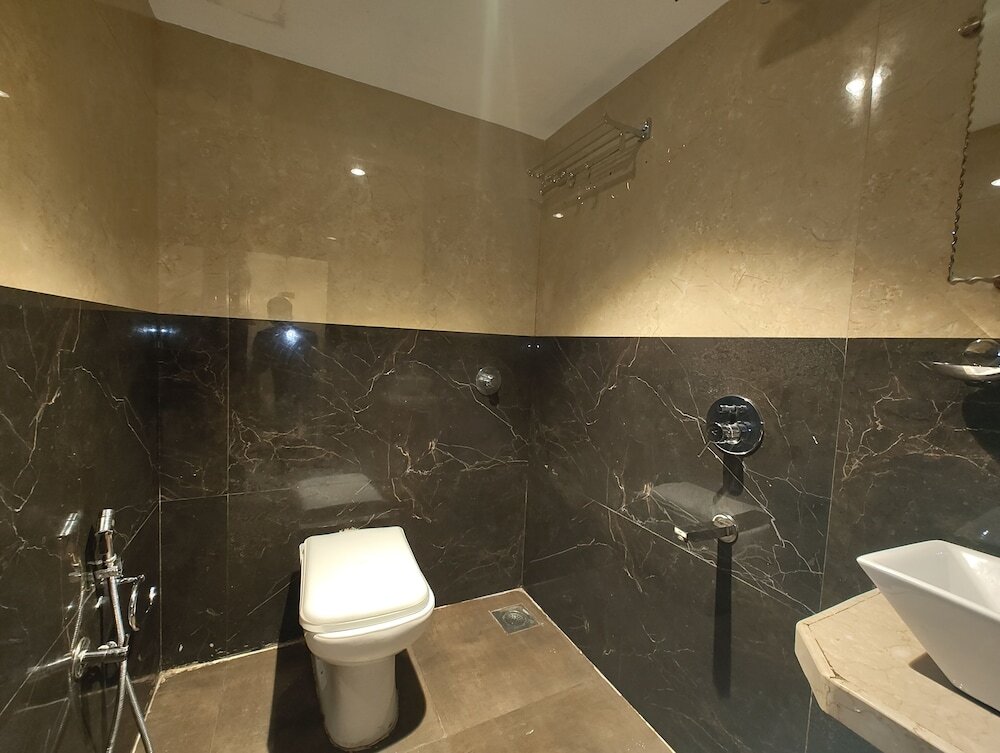 Мумбаи: The Majlis Hotel - Near Taj Hotel Colaba