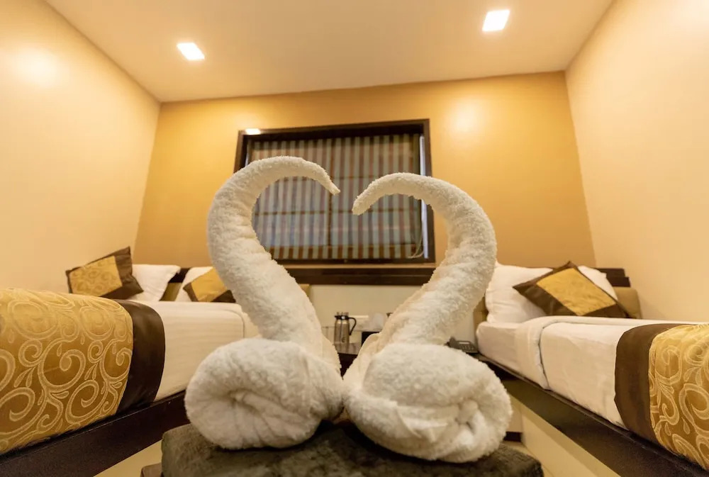 Мумбаи: The Majlis Hotel - Near Taj Hotel Colaba