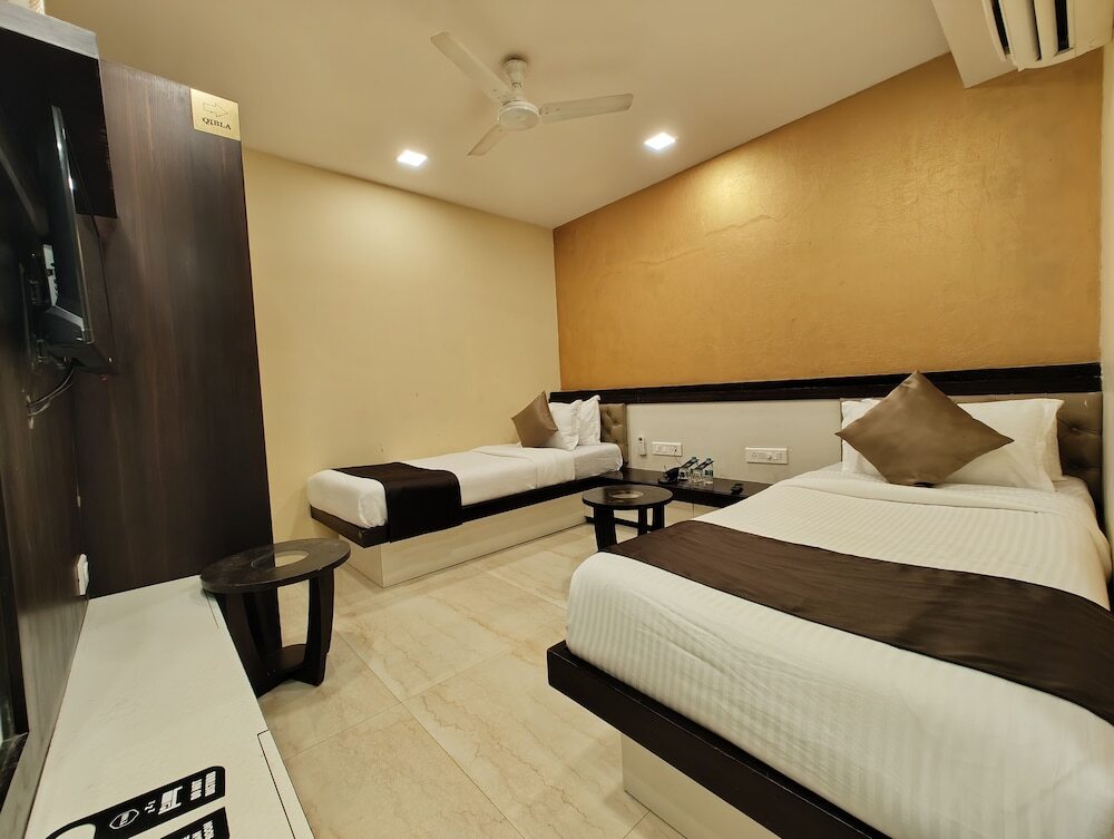 Мумбаи: The Majlis Hotel - Near Taj Hotel Colaba