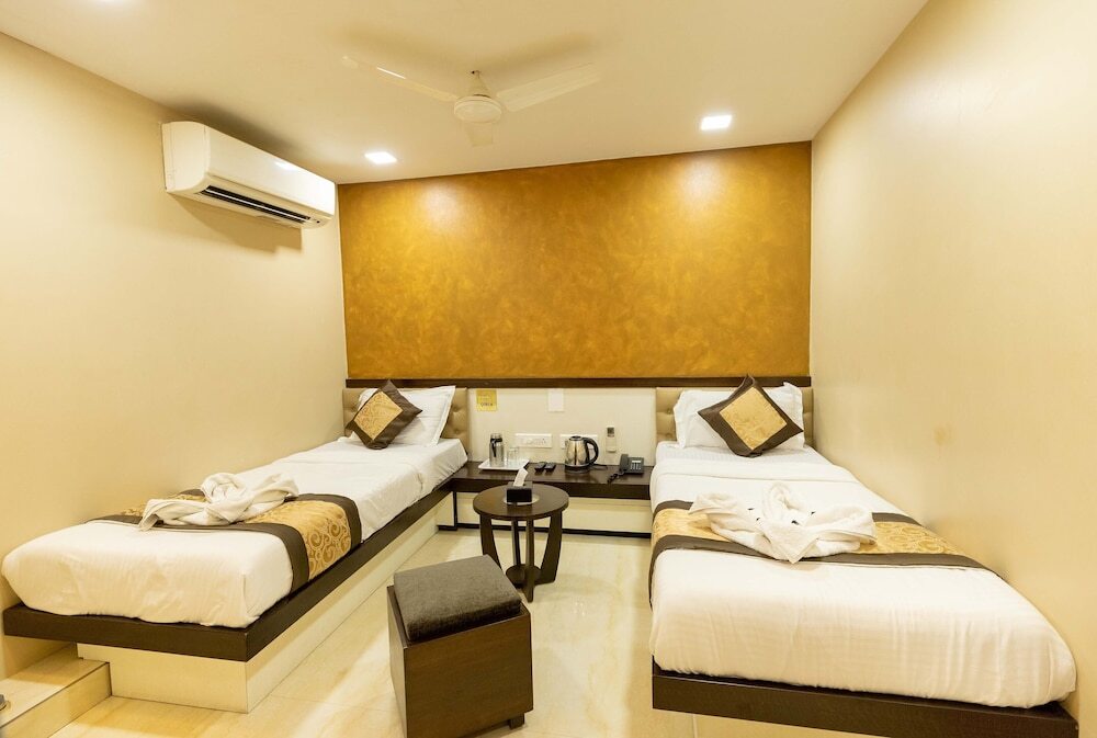 Мумбаи: The Majlis Hotel - Near Taj Hotel Colaba