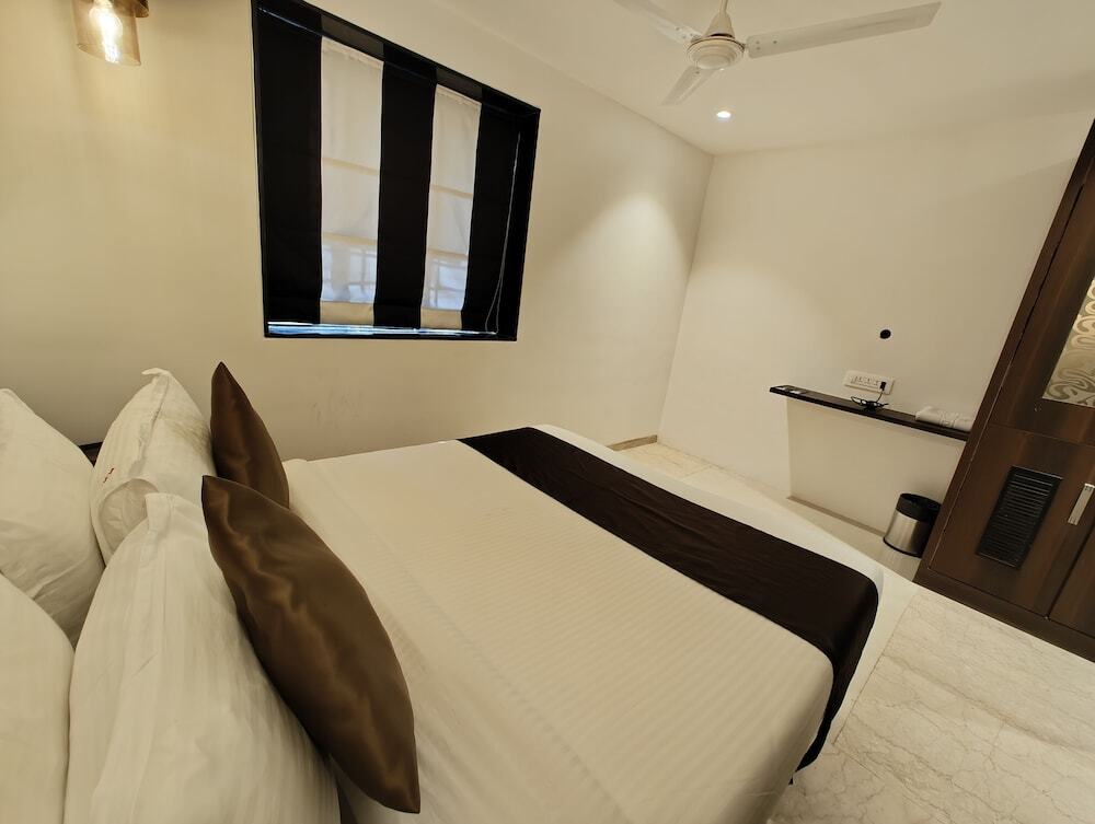 Мумбаи: The Majlis Hotel - Near Taj Hotel Colaba