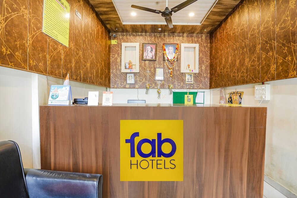 Нагпур: Fabexpress Girija Inn