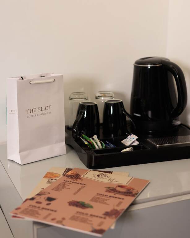 Нойда: The Eliot Hotel & Banquet