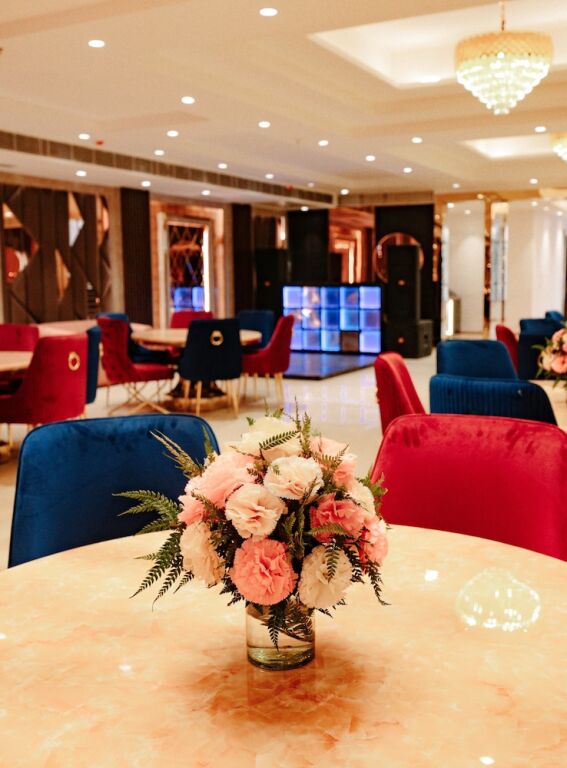 Нойда: The Eliot Hotel & Banquet