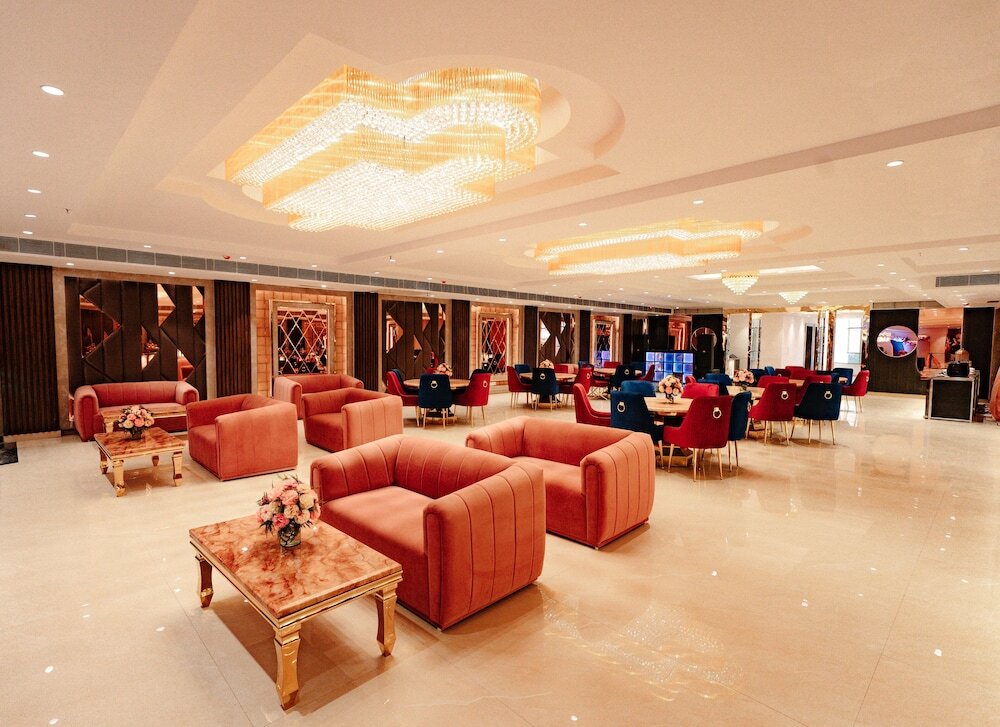 Нойда: The Eliot Hotel & Banquet