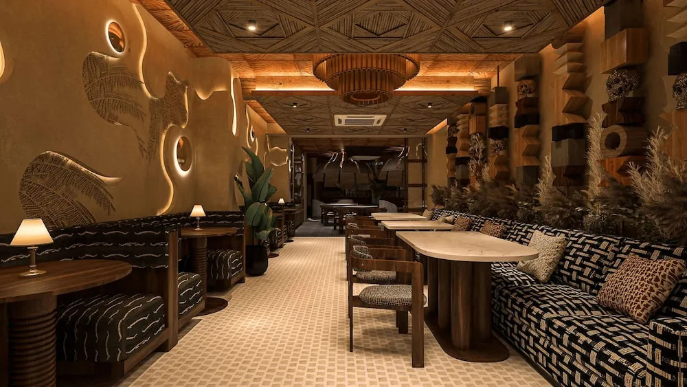 Нойда: The Eliot Hotel & Banquet