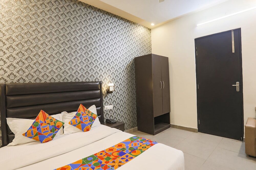Газиабад: FabHotel The Diamond