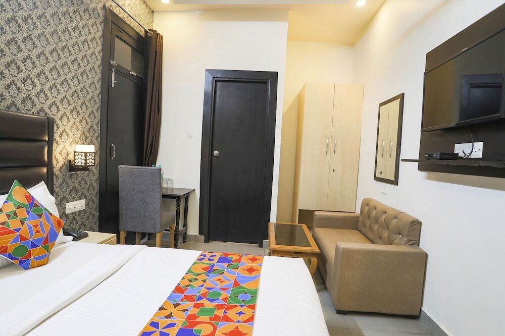 Газиабад: FabHotel The Diamond
