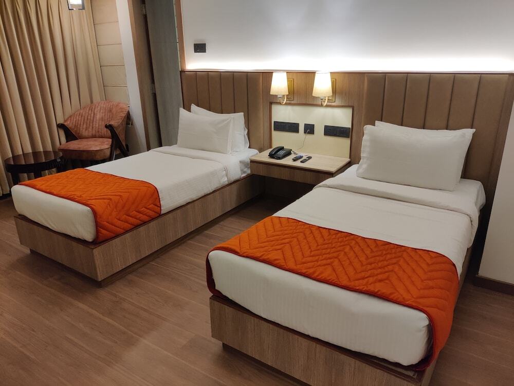 Нагпур: The Seven Hotel