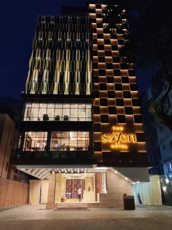 Нагпур: The Seven Hotel