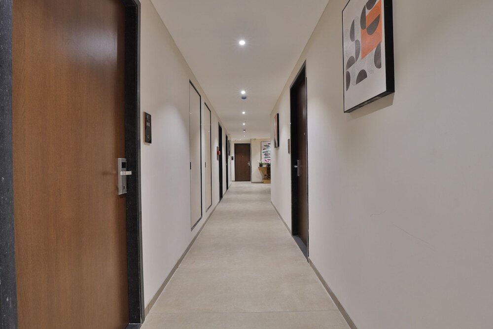 Сурат: Hotel Elements