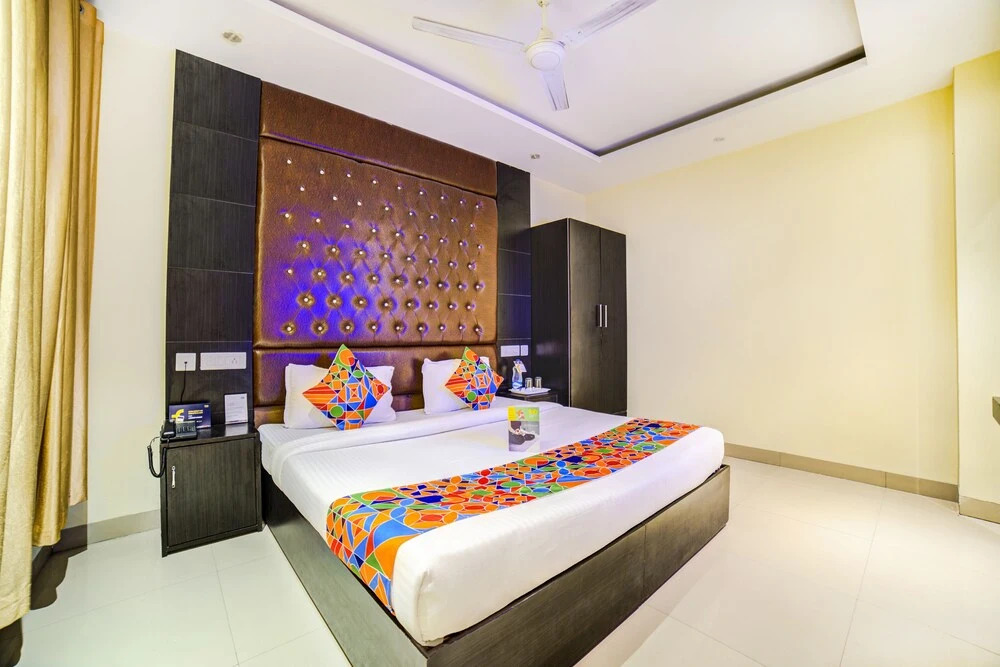 Чандигарх: FabHotel The Diamond