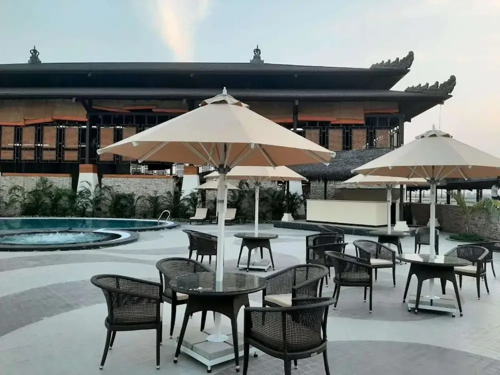 Орай: Shyama Sarovar Portico