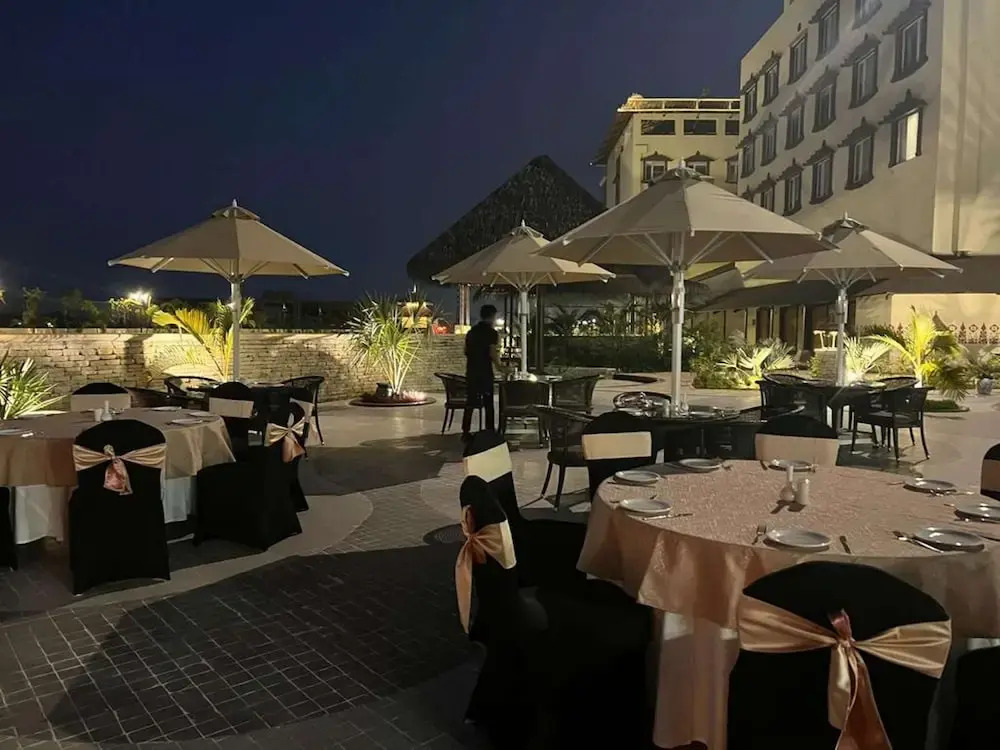 Орай: Shyama Sarovar Portico