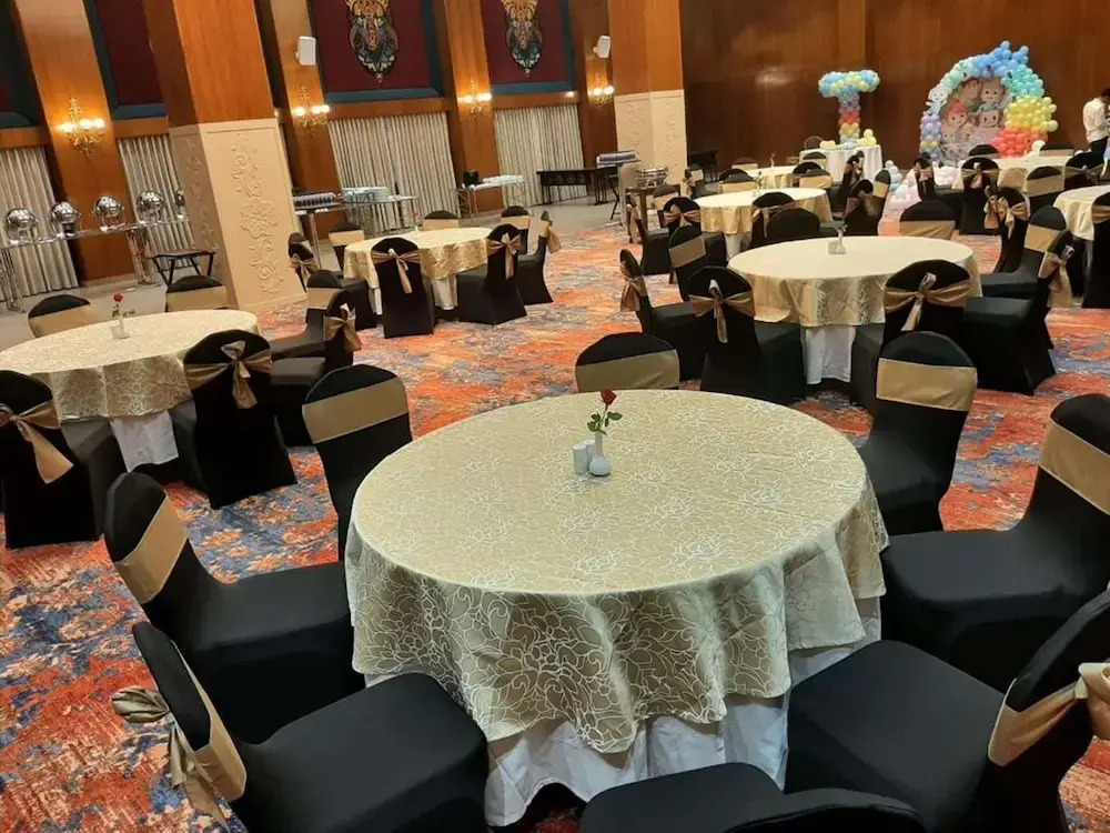 Орай: Shyama Sarovar Portico