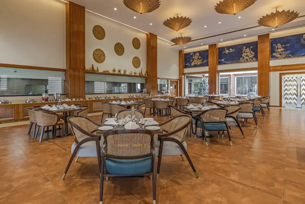 Орай: Shyama Sarovar Portico
