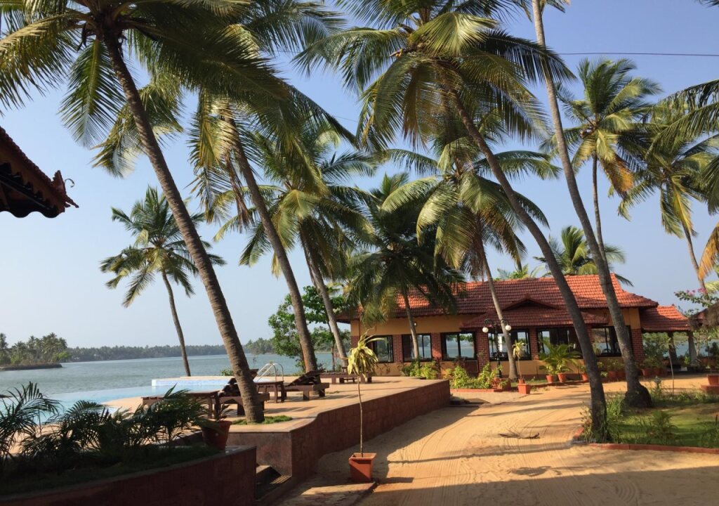 Малпе: Paradise Lagoon