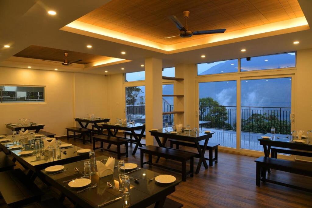 Рамаккалмеду: Shola Crown Resort - Munnar