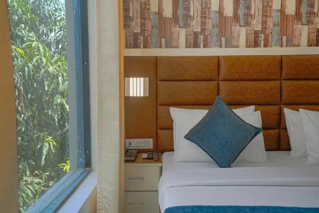 Зиракпур: Hotel Paras