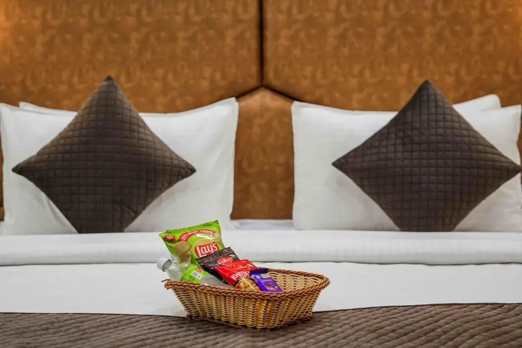 Зиракпур: Hotel Paras