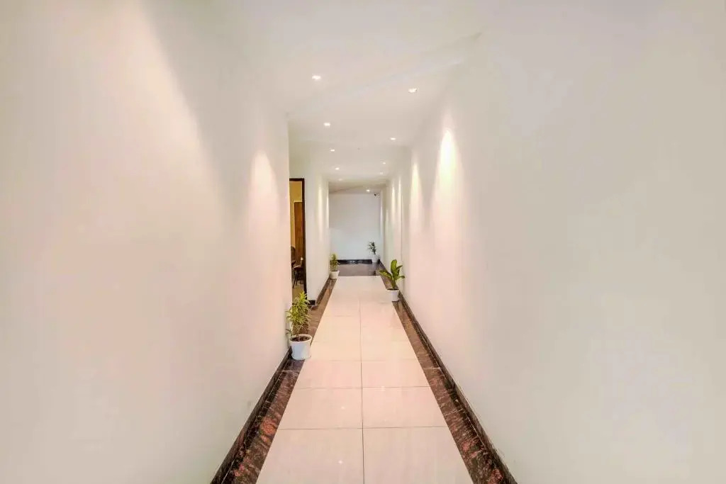 Зиракпур: Hotel Paras