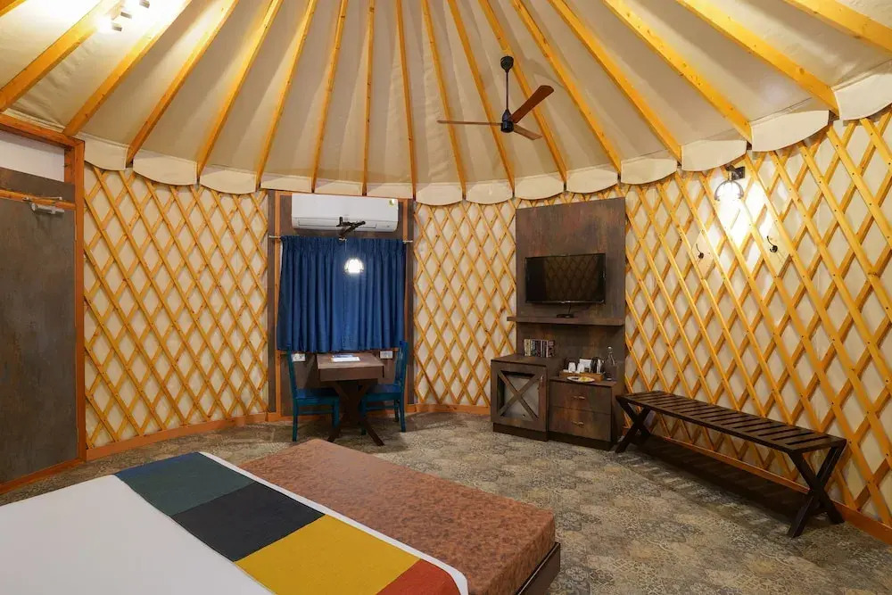 Баихар: Tathastu Kanha