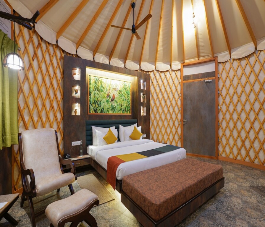 Баихар: Tathastu Kanha
