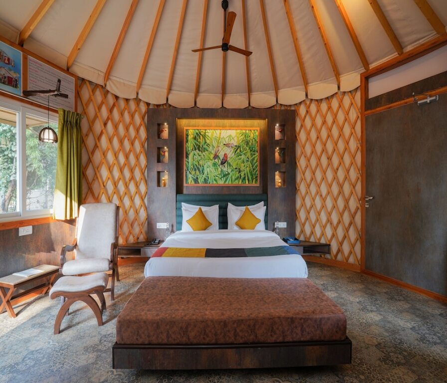 Баихар: Tathastu Kanha