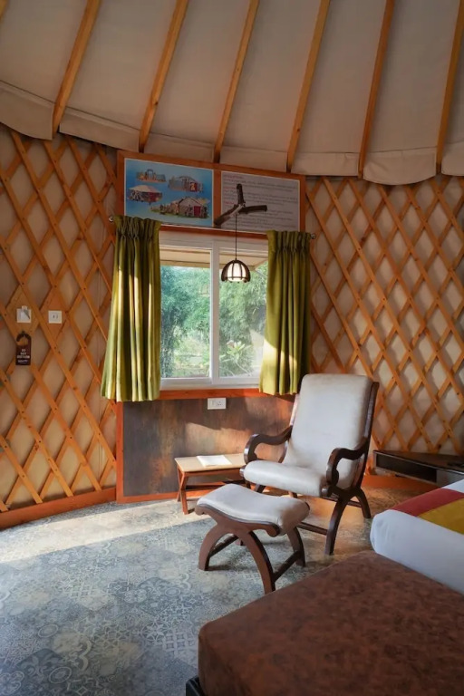 Баихар: Tathastu Kanha
