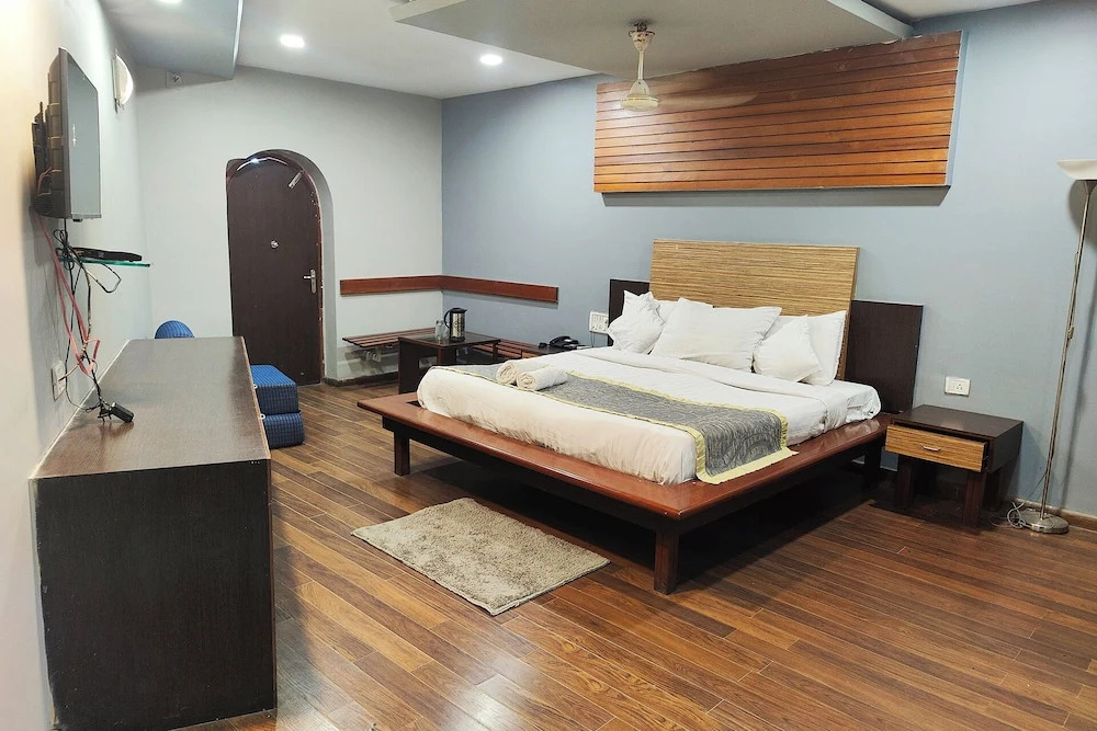Гора Абу: Hotel maharaja international