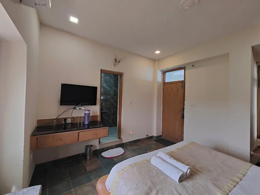 Гора Абу: Hotel maharaja international