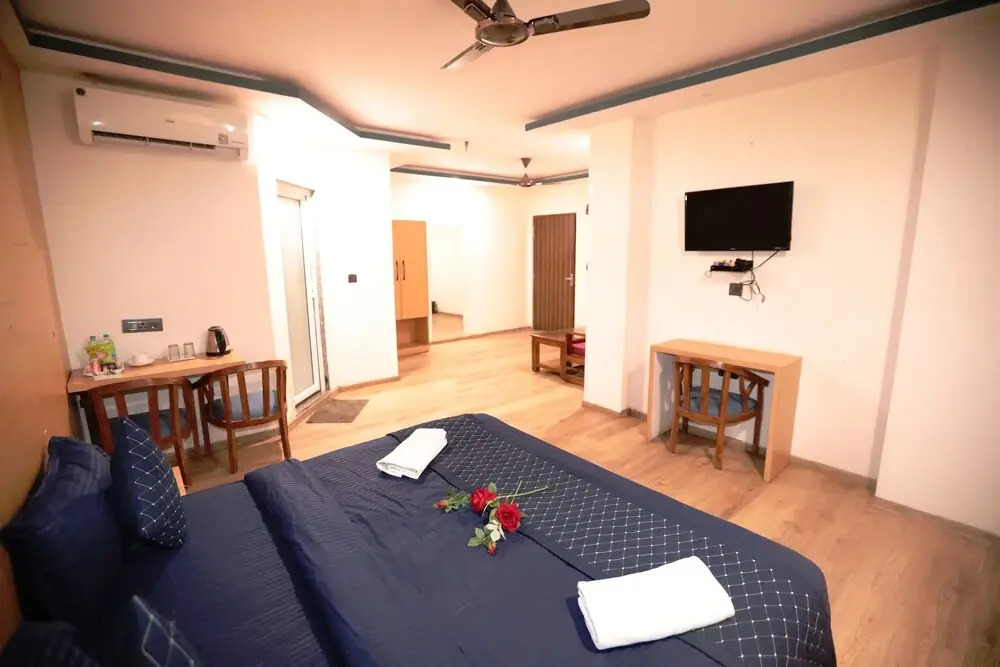 Нойда: Hotel Noida Grand