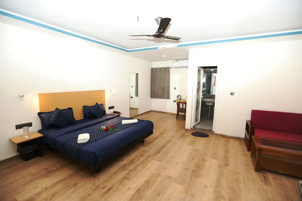Нойда: Hotel Noida Grand