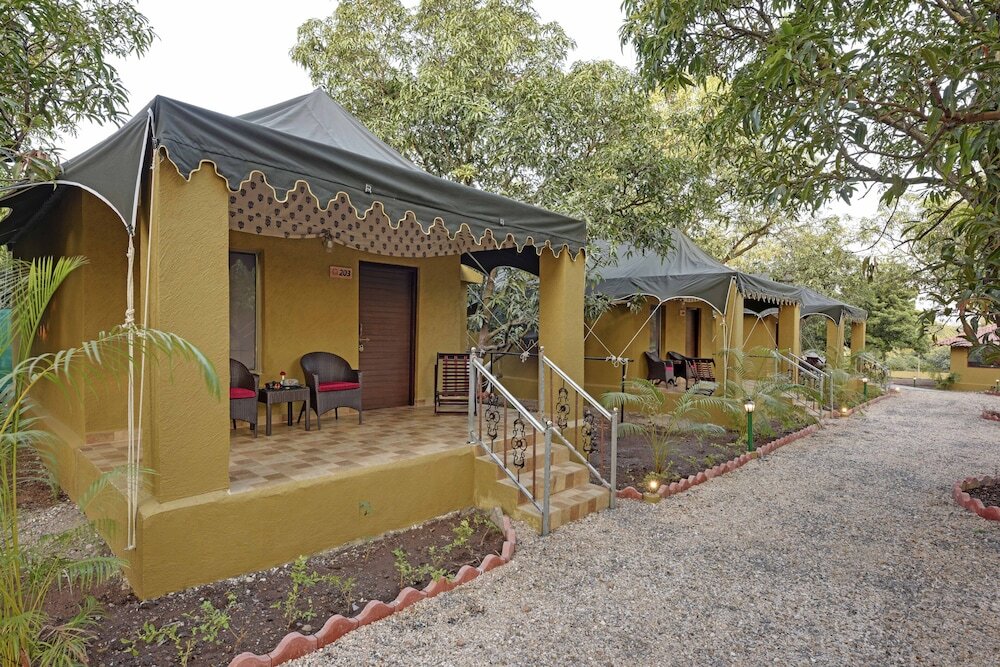 Сазан: Gir Lion Safari Camp